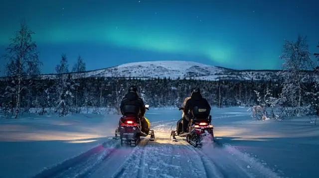 Snowmobile northern lights tours from Rovaniemi